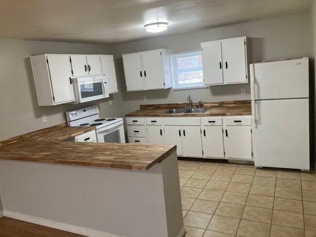 2736 4th Ave, Unit 2