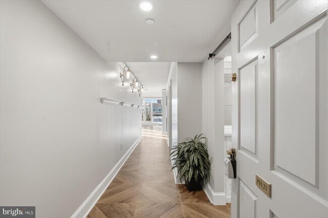 property at 701 Pennsylvania Ave NW