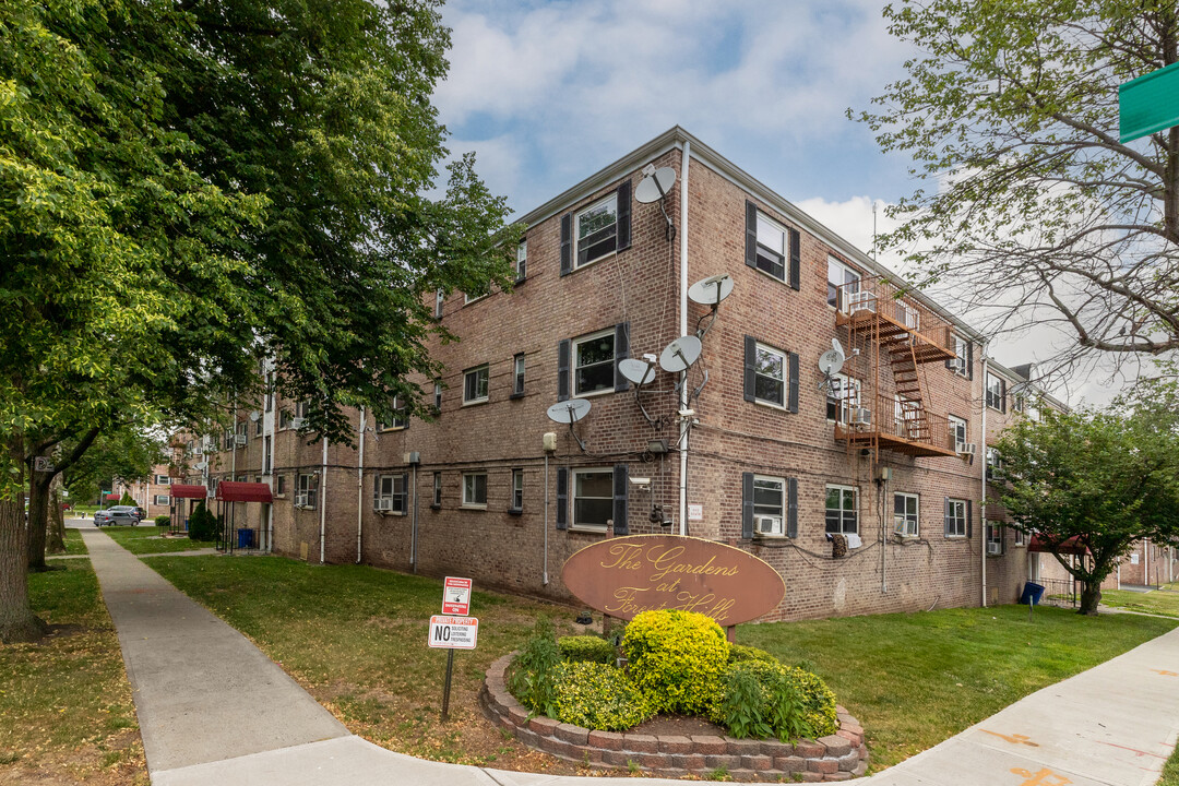 11101 66th Rd in Forest Hills, NY - Building Photo