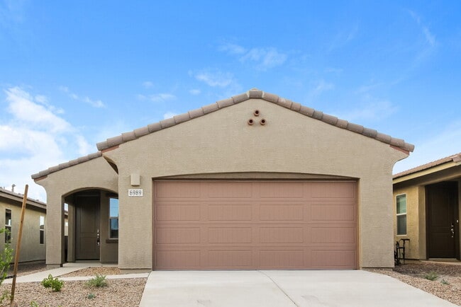 property at 6989 W Hedge Rose Dr
