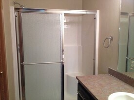 711-719 E 24th Ave in Eugene, OR - Building Photo