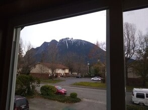 424 Healy Ave S in North Bend, WA - Building Photo - Building Photo