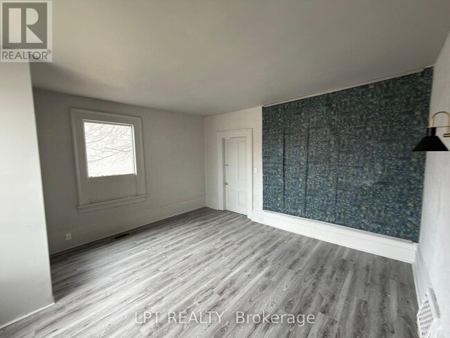 37 Elizabeth St N in Brampton, ON - Building Photo - Building Photo