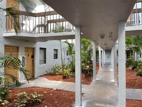 1750 N Congress Ave in West Palm Beach, FL - Building Photo - Building Photo