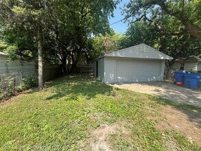 8679 Chalmers Ave in Warren, MI - Building Photo - Building Photo