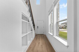 214 Queen Topsail Wy in Kyle, TX - Building Photo