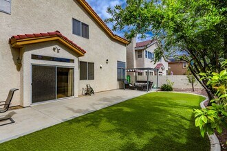 2120 Waterbury Ln in Las Vegas, NV - Building Photo - Building Photo