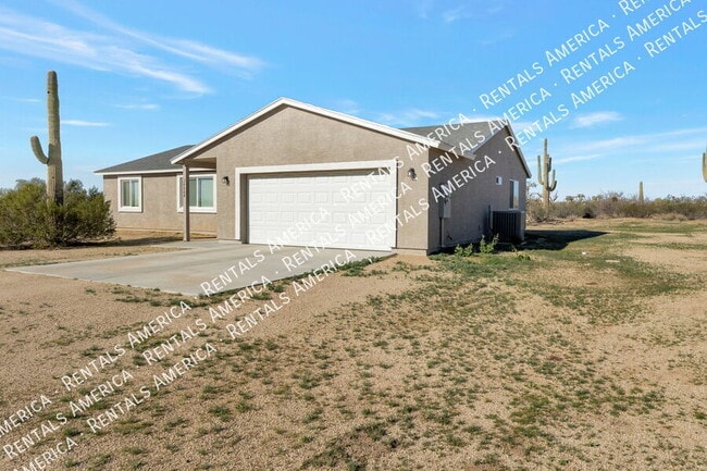 24604 E Bartlett Rd in Florence, AZ - Foto de edificio - Building Photo