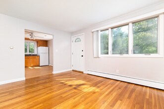 494 S Franklin St in Holbrook, MA - Building Photo - Building Photo