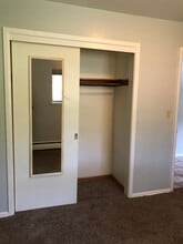 4220 S Vermont Ct in St. Francis, WI - Building Photo - Building Photo