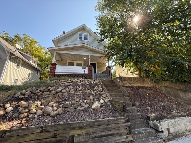 property at 1181 Pondview Ave