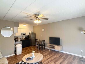 12 W 22nd St in Minneapolis, MN - Building Photo - Building Photo