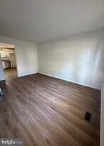 1062 Brightleaf Dr in Arnold, MD - Building Photo