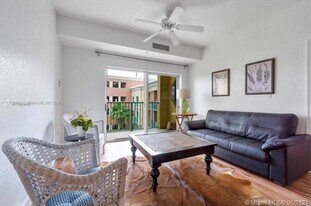 6001 SW 70th St in South Miami, FL - Building Photo