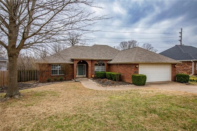 property at 2803 Foxwood Dr