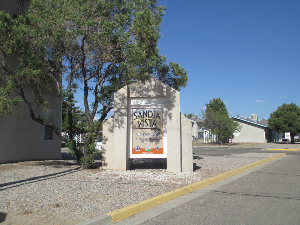 Sandia Vista in Bernalillo, NM - Building Photo