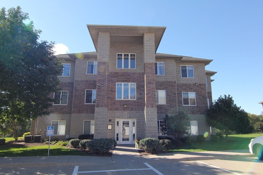 4453 Berkeley Ln in Iowa City, IA - Foto de edificio