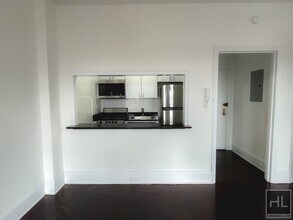 WEST 73 STREET in New York, NY - Building Photo - Building Photo