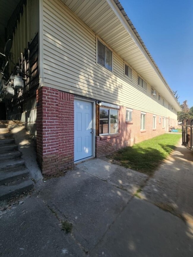 property at 217 E 5th St