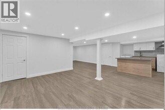 3157 Glenwood Ave in Windsor, ON - Building Photo - Building Photo