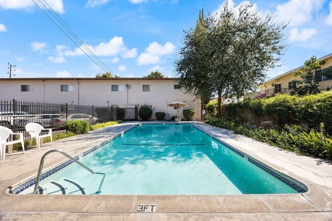 ReNew Arden in Sacramento, CA - Building Photo - Building Photo