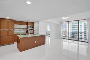 5875 Collins Ave in Miami Beach, FL - Building Photo - Building Photo