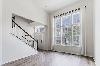4446 Monroe Ct in Naperville, IL - Building Photo - Building Photo