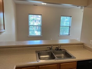 627 Walnut St, Unit B in Anderson, IN - Building Photo - Building Photo