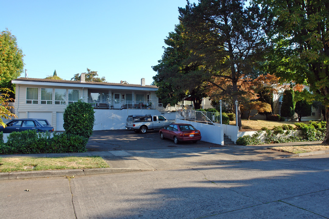 3535 SE Tibbetts St in Portland, OR - Building Photo