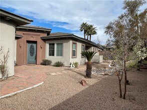 10468 Garden Light Dr in Las Vegas, NV - Building Photo - Building Photo