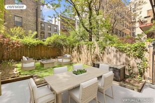 328 W 19th St in New York, NY - Building Photo