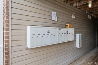 131 Saravalle Dr in St. Peters, MO - Foto de edificio - Building Photo