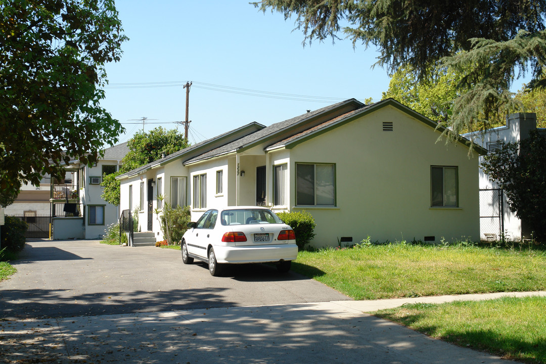 1237 S Orange St in Glendale, CA - Building Photo