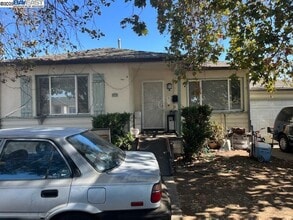 620 Hilton Ave in Vallejo, CA - Building Photo - Building Photo