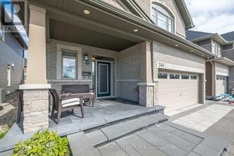 740 Fiddlehead St in Ottawa, ON - Building Photo - Building Photo