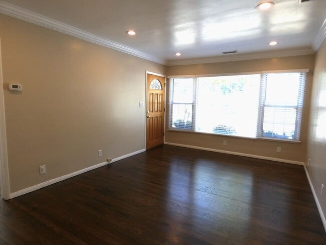 5608 Hayter Ave in Lakewood, CA - Building Photo - Building Photo