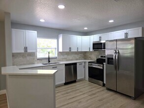 3150 Emerson Ave S in St. Petersburg, FL - Building Photo - Building Photo