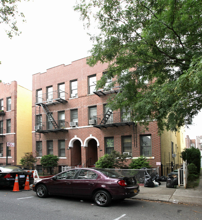 1518-1522 W 4th St in Brooklyn, NY - Building Photo