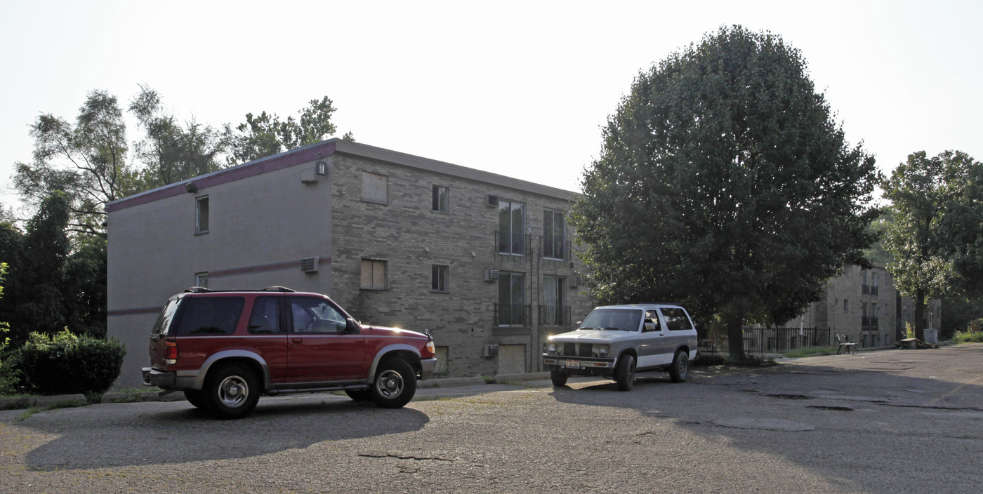 Creekside in Cincinnati, OH - Building Photo