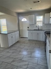 432 Dr. Martin Luther King Jr. Dr. in La Porte, TX - Building Photo - Building Photo