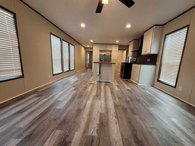 212 Peggy St in Conroe, TX - Building Photo - Building Photo