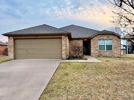 809 Canyon Cove Dr in Burleson, TX - Building Photo