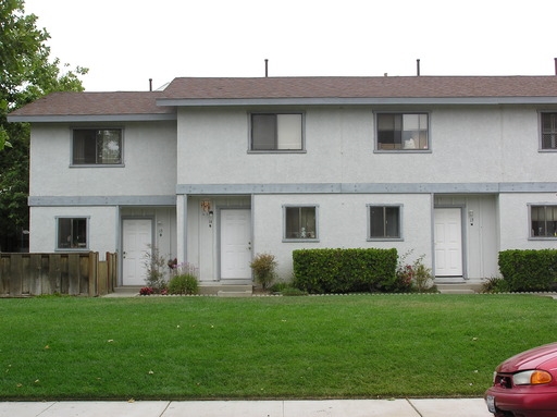 1495 Aarhus Dr in Solvang, CA - Foto de edificio - Building Photo