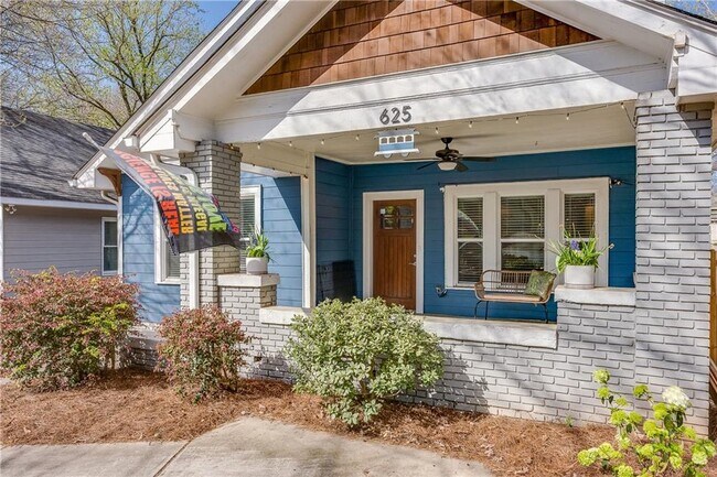 property at 625 Moreland Ave SE