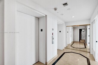 10101 Collins Ave in Bal Harbour, FL - Building Photo - Building Photo