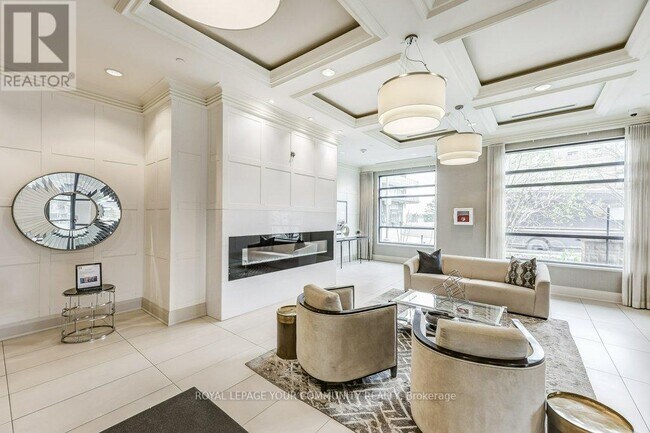 property at 25 Fontenay Ct