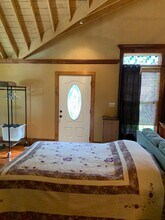 826 Jones Mill Rd, Unit Studio in Central, SC - Foto de edificio - Building Photo