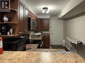 727 Commonwealth Crescent in Kitchener, ON - Building Photo - Building Photo