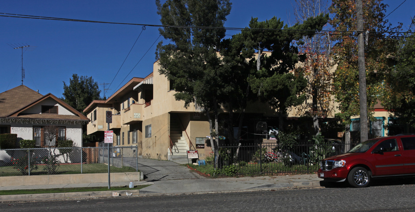 621 N Avenue 66 in Los Angeles, CA - Building Photo