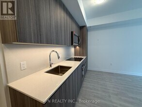 15 Richardson St in Toronto, ON - Building Photo - Building Photo